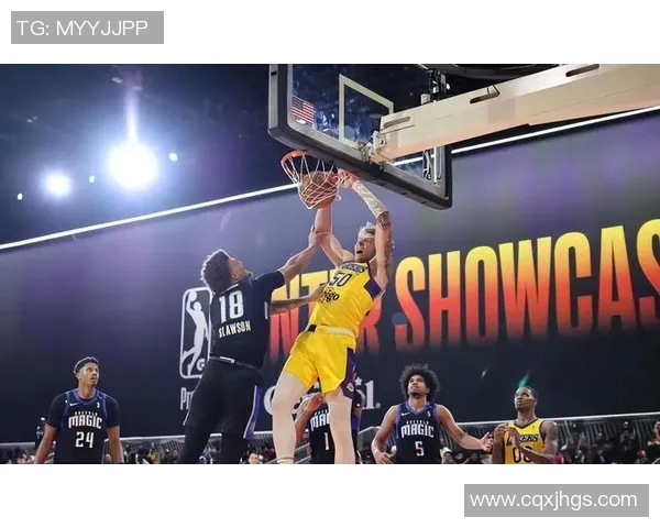 湖人二队内线球员展现惊人得分能力，篮下脚步精湛成未来焦点